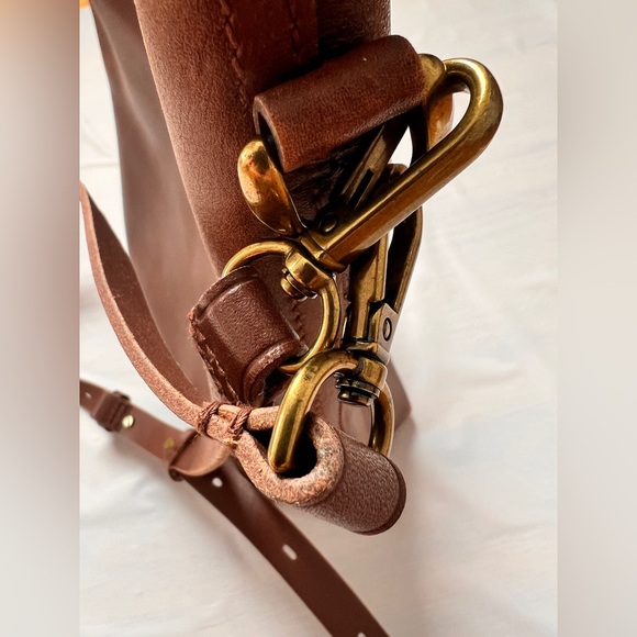 Madewell Transport Bucket Tote Mahogany leather shoulder strap crossbody - Picture 6 of 17